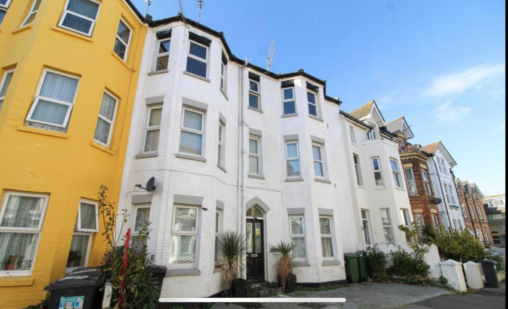 Modern Town Centre Flat - Free Shared Parking, King Size Bed, 5 Minutes Walk To Beach Bournemouth Esterno foto