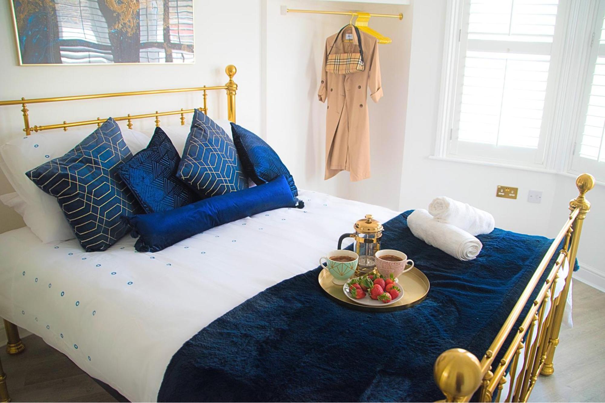 Modern Town Centre Flat - Free Shared Parking, King Size Bed, 5 Minutes Walk To Beach Bournemouth Esterno foto